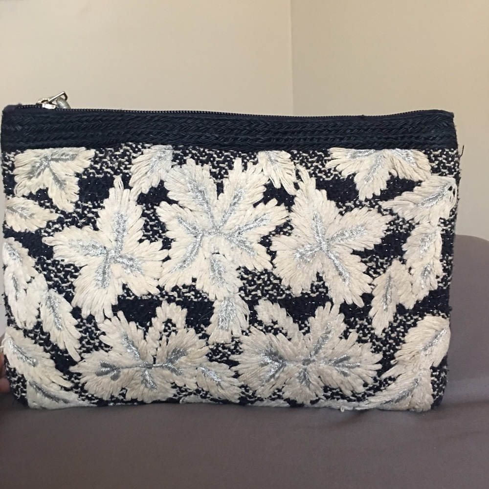 Oysho blue and white beach clutch